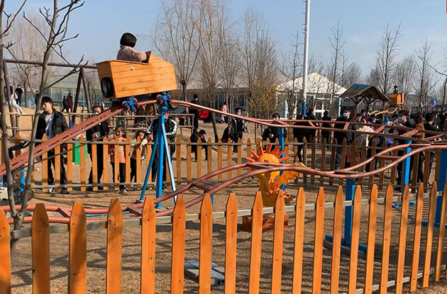 无动力坑爹过山车现场