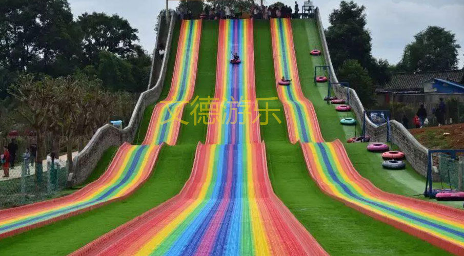 景区游乐设备有哪些--彩虹滑道图片