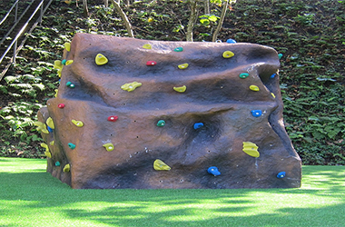 儿童游乐设备攀岩墙给孩子带来的好处有哪些？